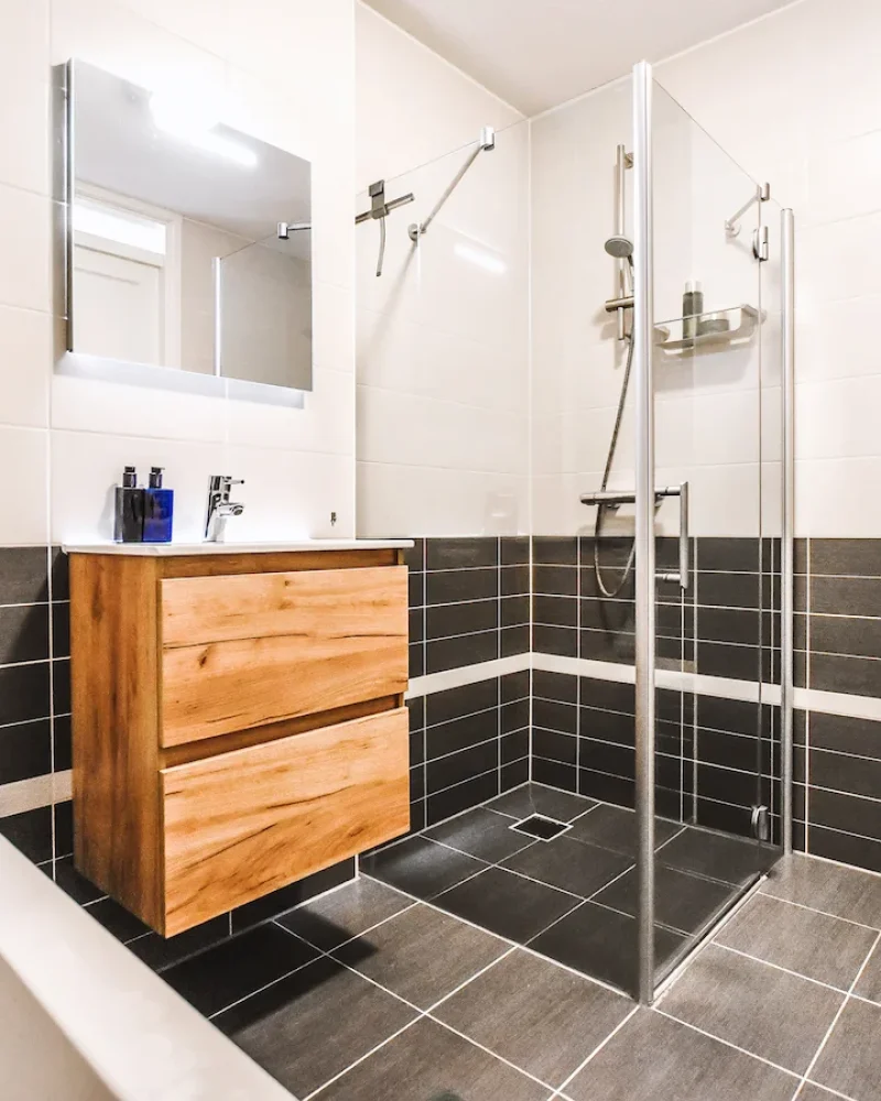 Salle de bains par Maillard Porcher à Saint-Père en Retz